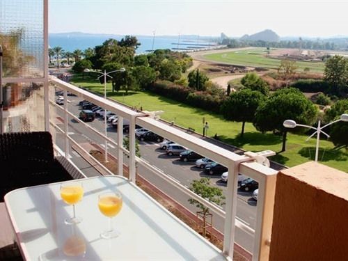 Meublee Studiotel Holiday home *